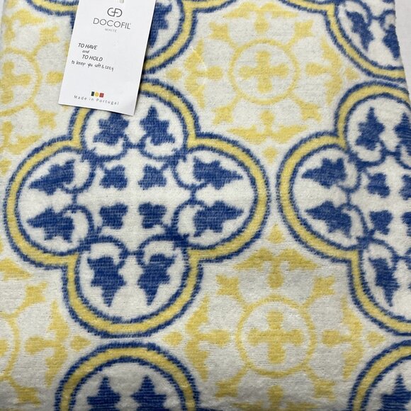 Docofil Throw Blanket White Plush Blue Yellow Tile Cotton Blend Portugal 51x67 - Picture 4 of 7